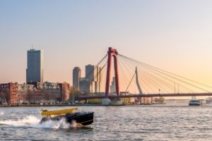 Huurder in Rotterdam: met de watertaxi van A naar B